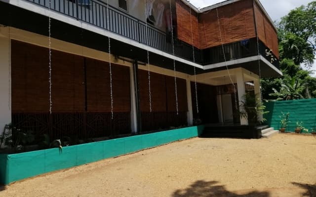 MacNara Traveller's Inn