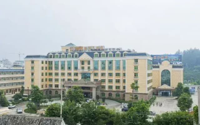 Shiwai Taoyuan Hotel