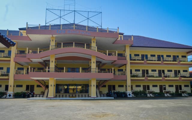 Uni Beach Hotel