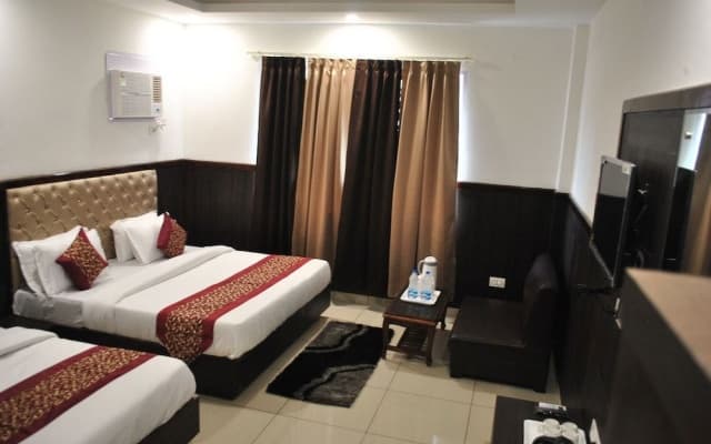 Green Hotel & Restaurant
