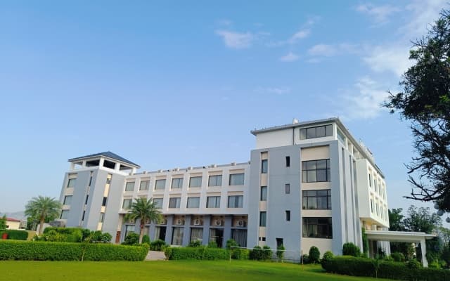 Savitri Resorts