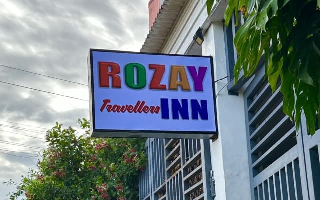 Rozay Travellers Inn