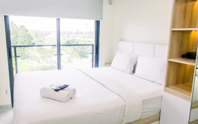 Studio With Cozy Design At Sky House Bsd Apartment