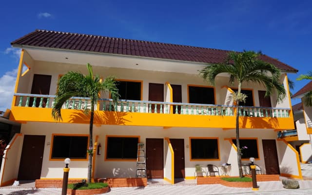 Club Coconut Resort
