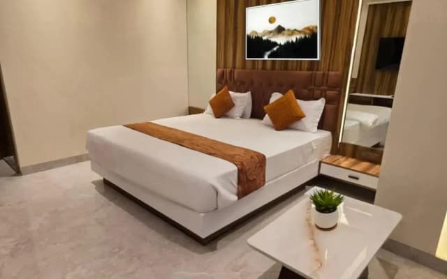 Hotel Mumbai House - Vashi Navi Mumbai