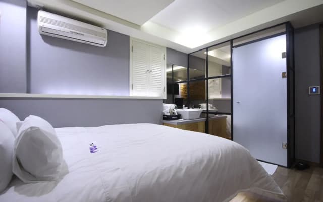 Roo Motel