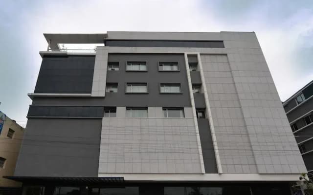 OYO 1038 The Kay Hotel