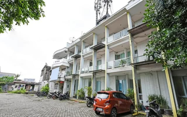 OYO 90451 Hotel Roda Mas 1
