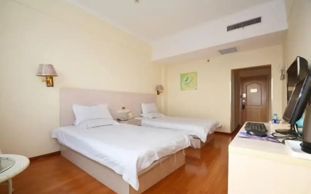 Luohe Jinhangong Hotel (Changjian Plaza Branch, Luohe Station)