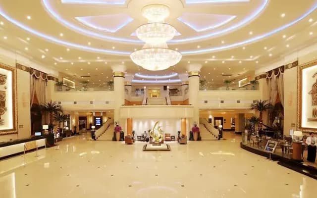 Chunlan Business Hotel