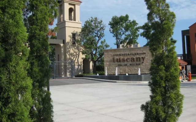 Boulevard Tuscany - 3 Bedroom Pool Villa