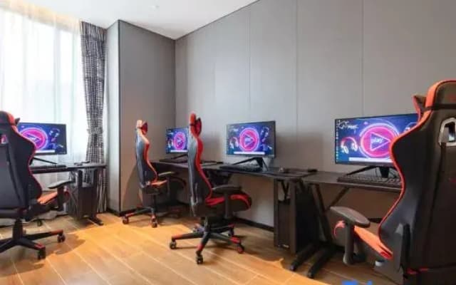 Yunik Esports Hotel (Urumqi Nanhu Square Subway Station Branch)