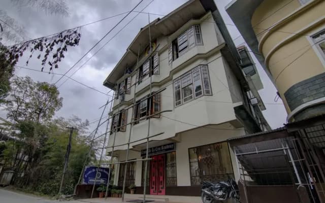 Crown De La Cruz Residency