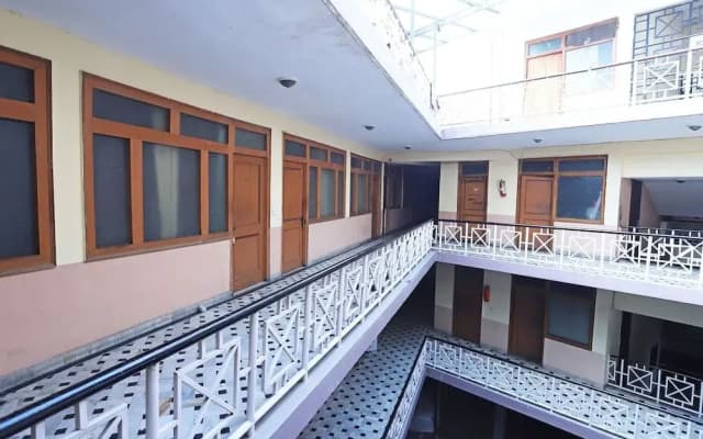 OYO 44364 Hotel Gaurab