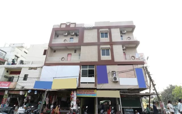 Hotel Om Sai Plaza By OYO Rooms