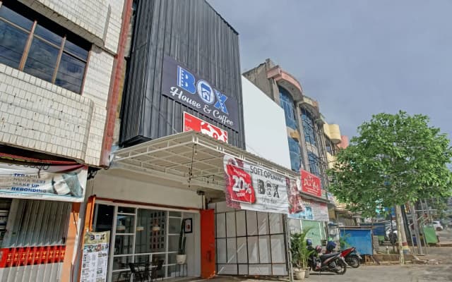 OYO 90399 Box House