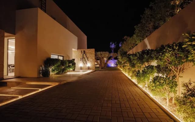 Marrakech Oasis Retreat - 5-bedroom Villa With Private Pool