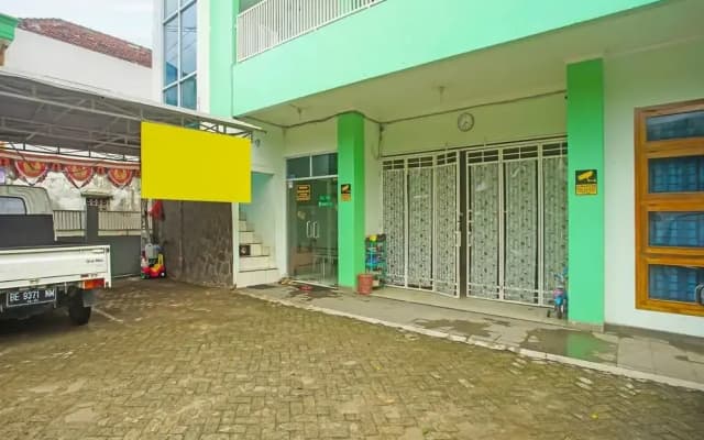 OYO 1804 Guest House Oema'h Opa