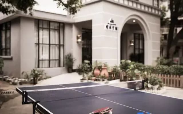 Yu Hill Hotel (Guilin Arctic Square)