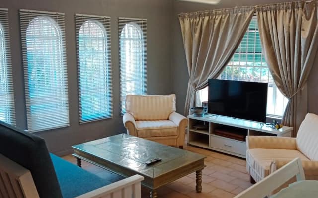 20 On Plover - Private Cottage