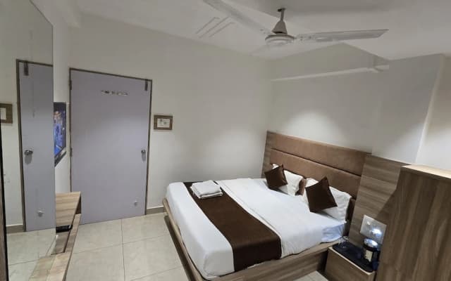 Gokul Guest House