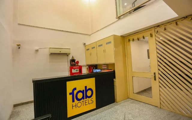 F9 Paschim Vihar by Fabhotel