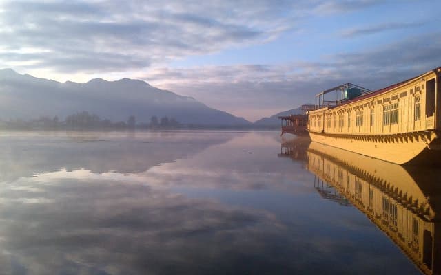 Mascot Houseboats
