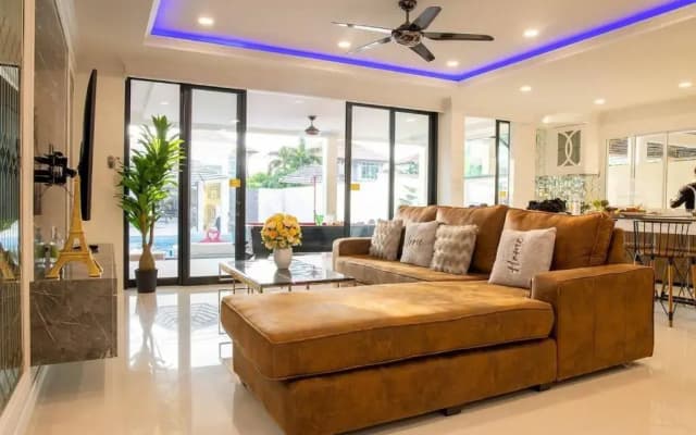 Exquisite Pool Villa J