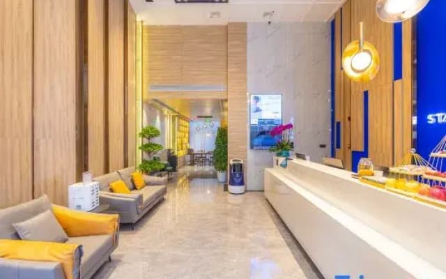 Starway Hotel (Linxia Yiwu International Commercial Plaza)