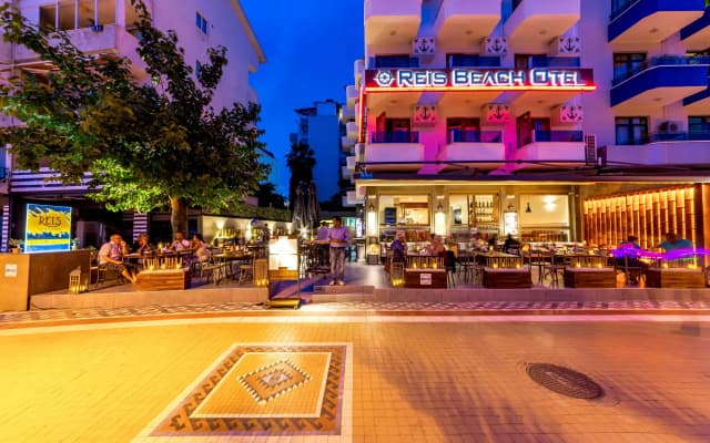 Reis Beach Hotel&Restaurant