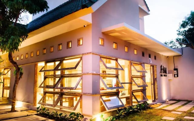 Lokal Bali Hostel