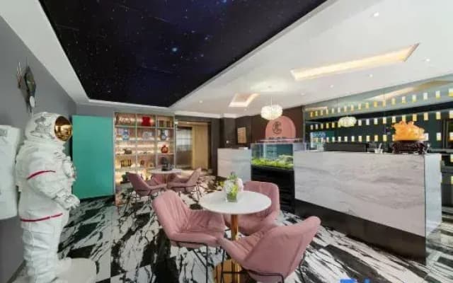 Yuebolan Hotel (Urumqi Yimin Building)