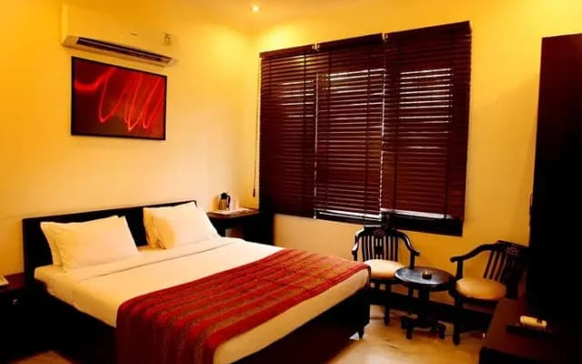Hotel Holly Hock Residency