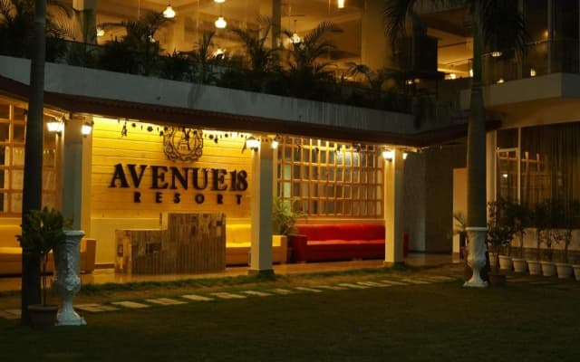 Avenue 18 Resort