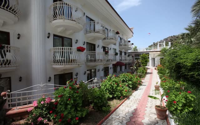 S3 Orange Exclusive Hotel