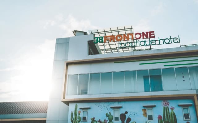 Three Eight Front One Boutique Batu