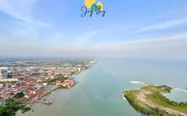 SilverScape Melaka/ 3BR/ 6-10 pax/Bathtub/Seaview/ Infinity Pool/ Jonker St