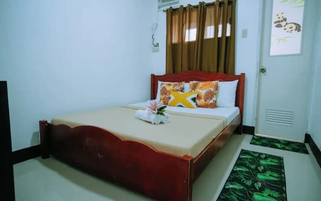 Hymn's Tourist Inn