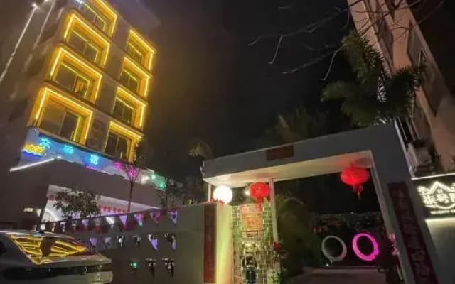 No.1 Courtyard Homestay (Lingshui Middle School HSBC Plaza)