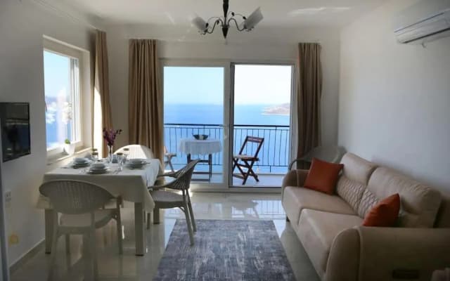 Kaş Ay Işığı Suit Apart
