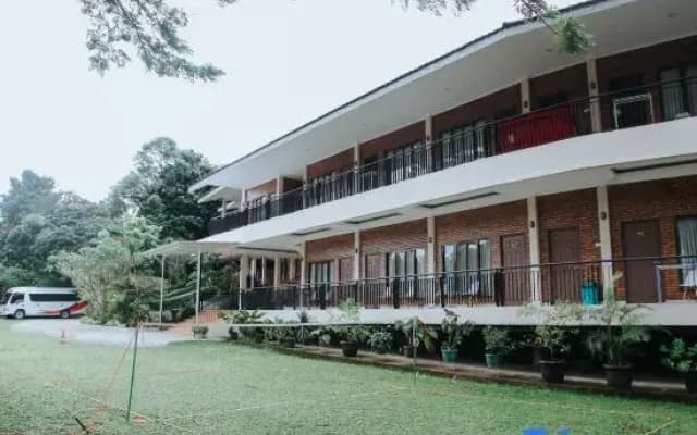 Saung Dolken Syariah Resort & Hotel