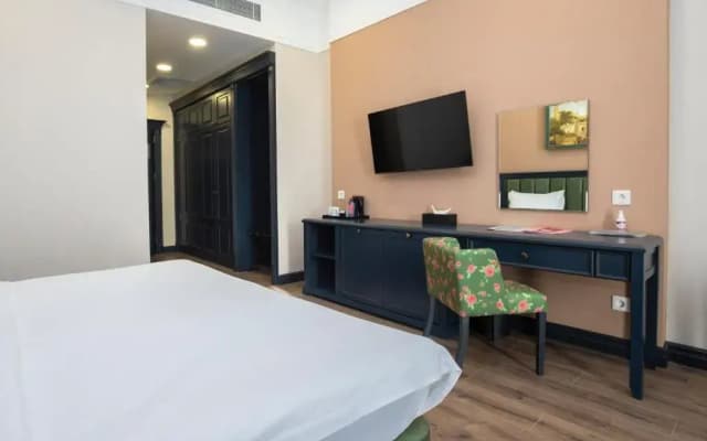 Macara Lake Park Hotel