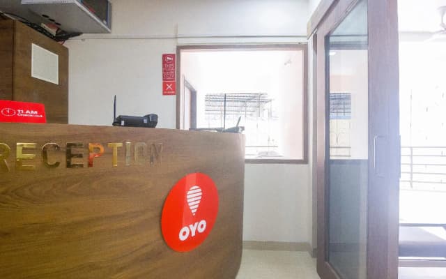 OYO Flagship 76385 Hotel Samrat Palace - Moca