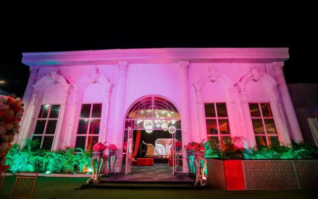 Bel-La Monde Hotel NH8 at 6km from IGI Airport Delhi