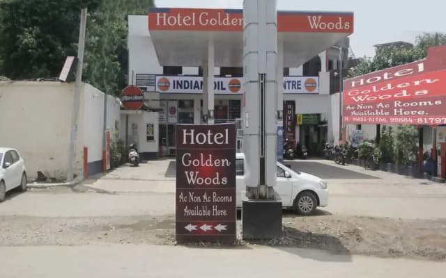 Hotel Golden Woods
