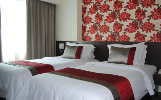 Solo Paragon Hotel & Residences