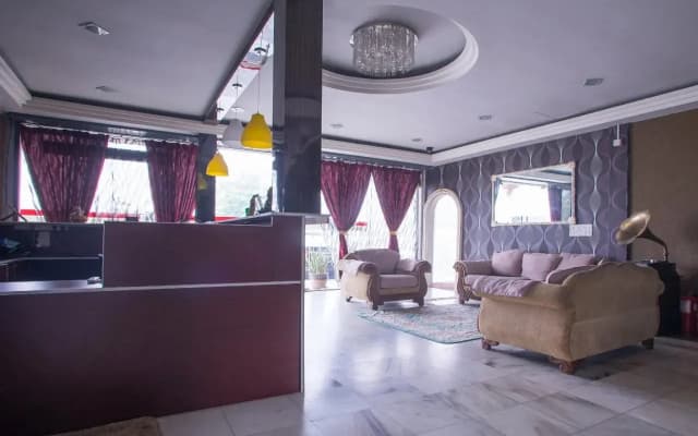 Royals Star Hotel