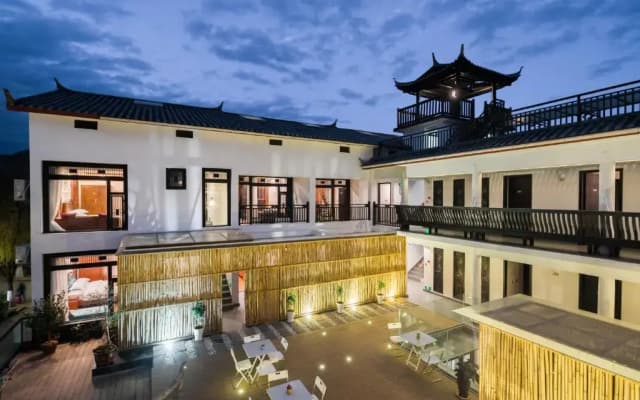Lijiang Gemmer Hotel