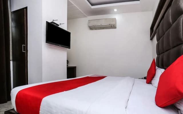 OYO 11150 Hotel Bella Vista