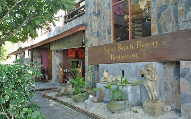 Salad Beach Resort